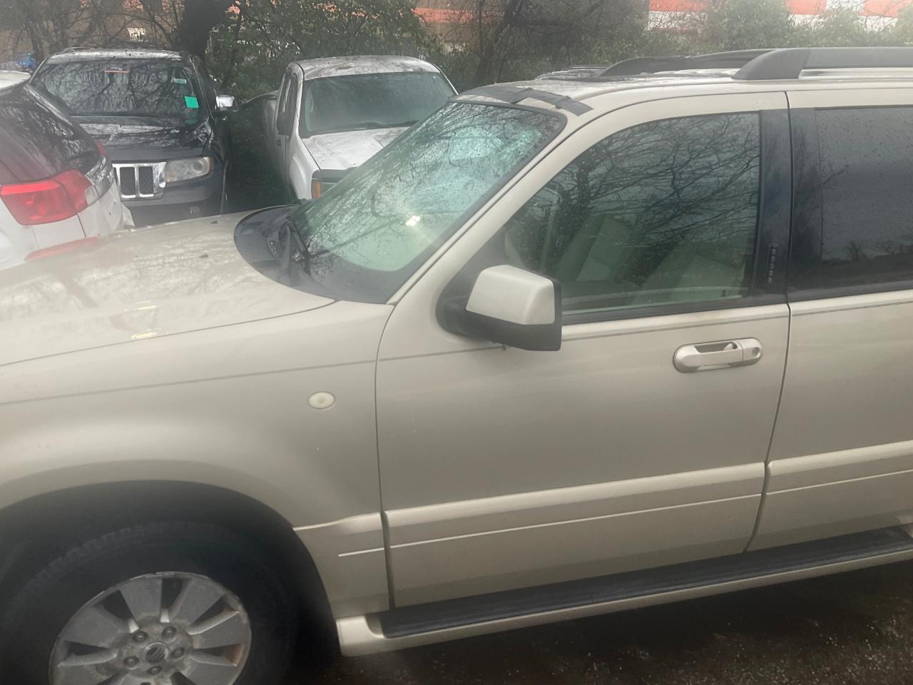 Mercury Mountaineer 4dr Luxury AWD 2006