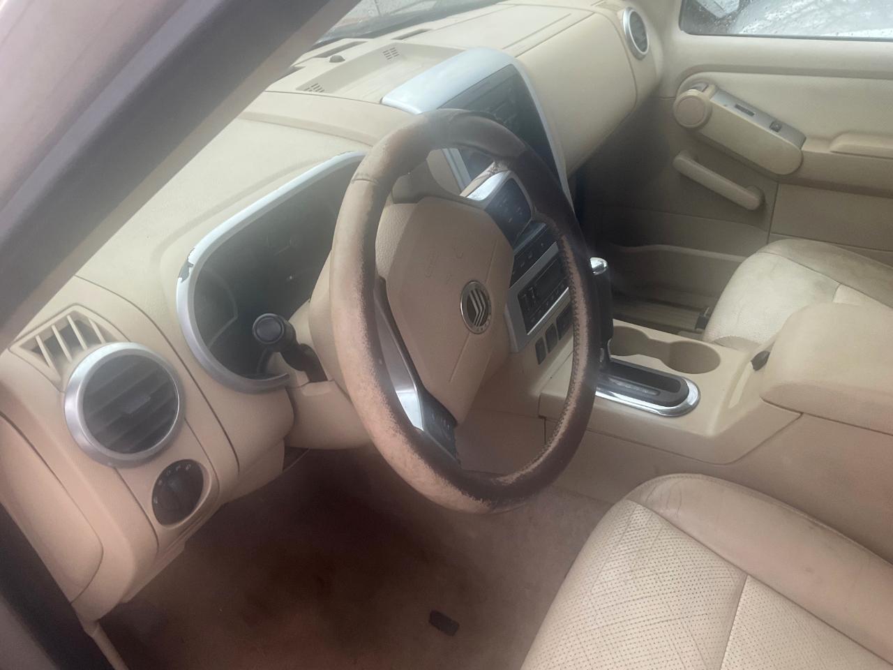 Mercury Mountaineer 4dr Luxury AWD 2006