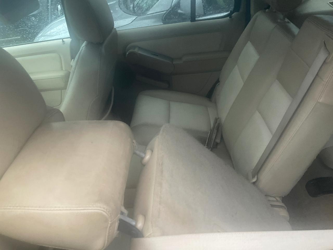 Mercury Mountaineer 4dr Luxury AWD 2006