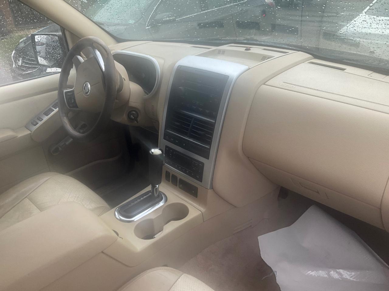 Mercury Mountaineer 4dr Luxury AWD 2006