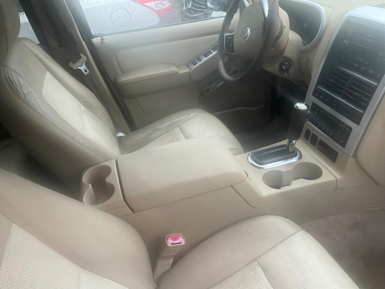 Mercury Mountaineer 4dr Luxury AWD 2006