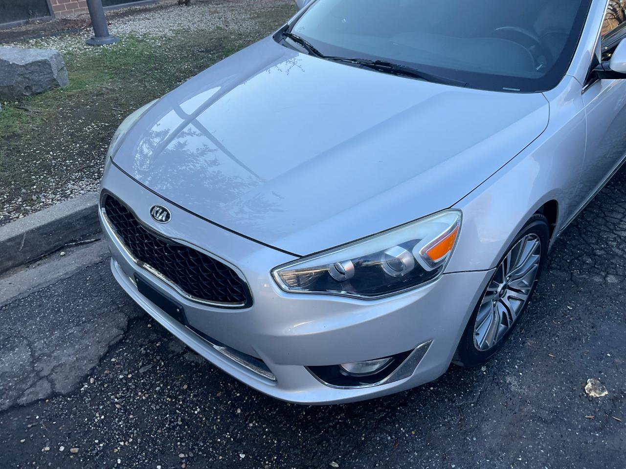 Kia Cadenza 4dr Sdn Premium 2016