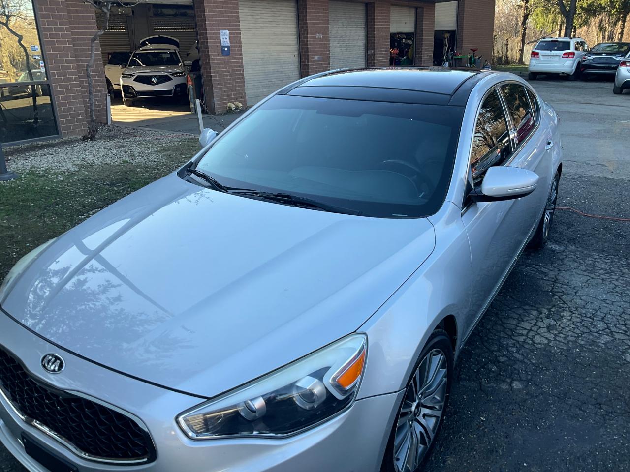 Kia Cadenza 4dr Sdn Premium 2016