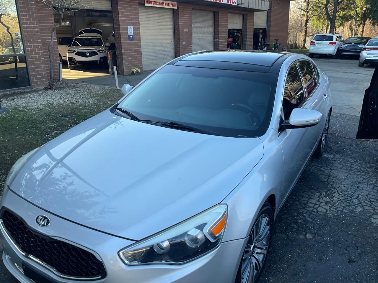 Kia Cadenza 4dr Sdn Premium 2016