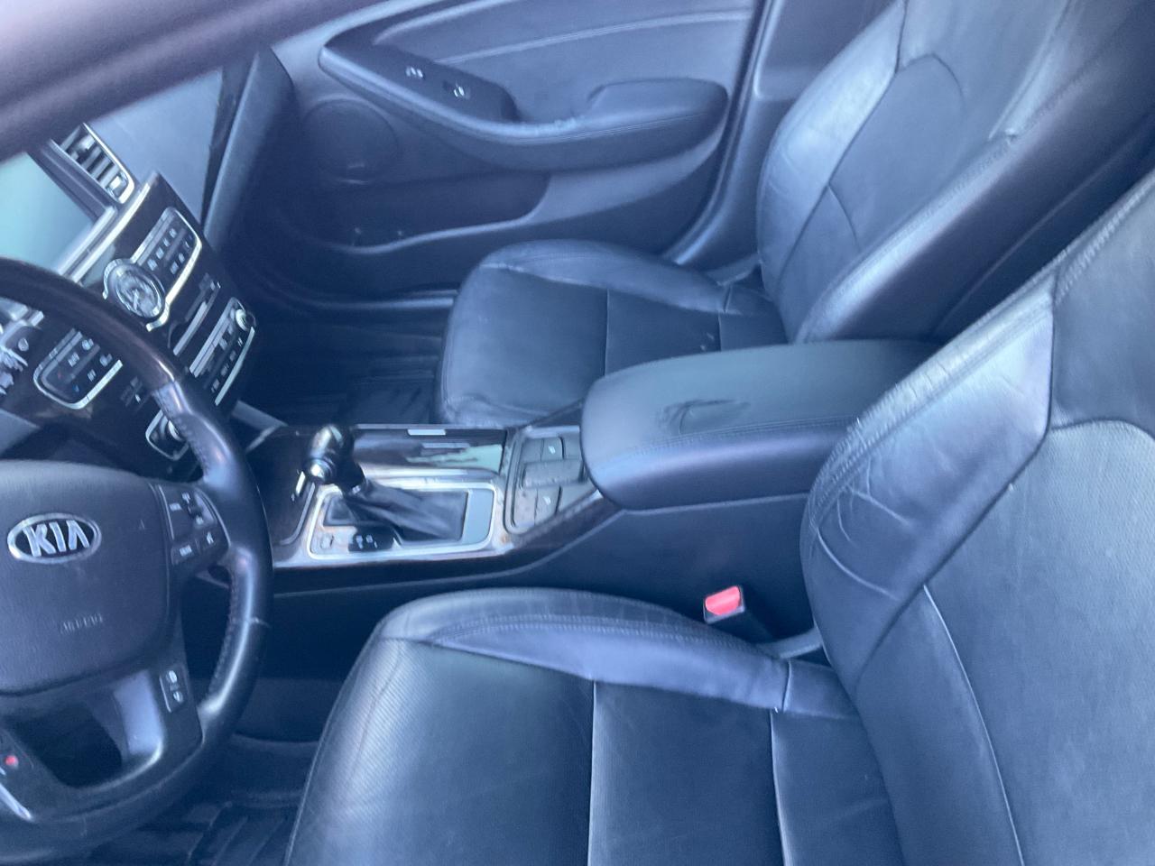 Kia Cadenza 4dr Sdn Premium 2016