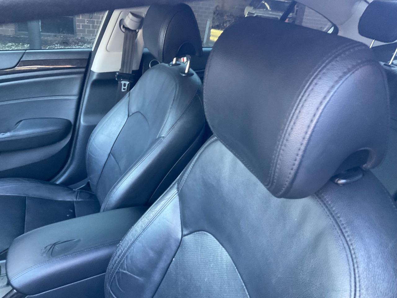 Kia Cadenza 4dr Sdn Premium 2016