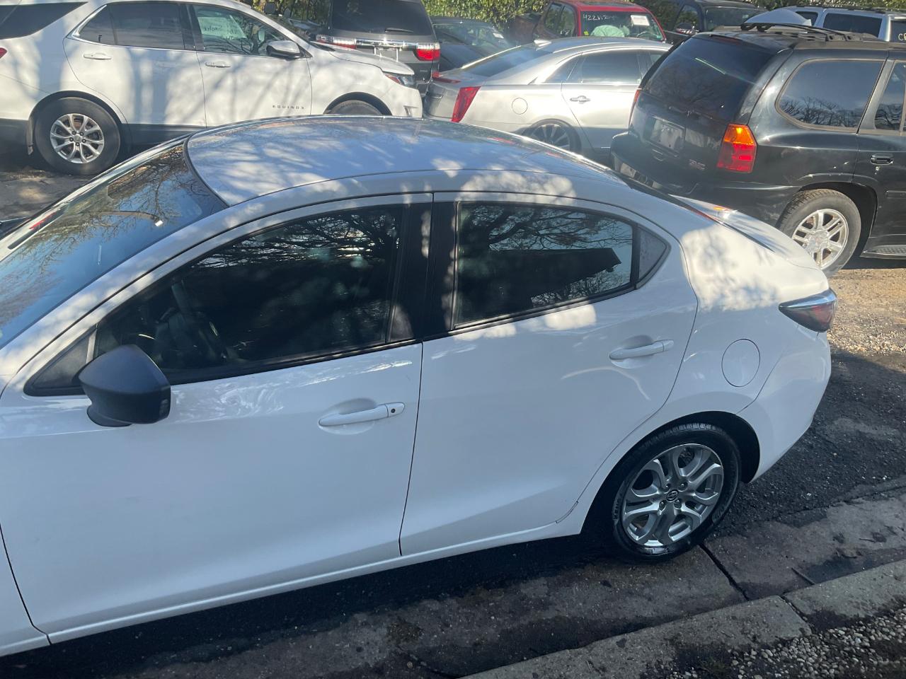 Scion iA 4dr Sdn Man (Natl) 2016