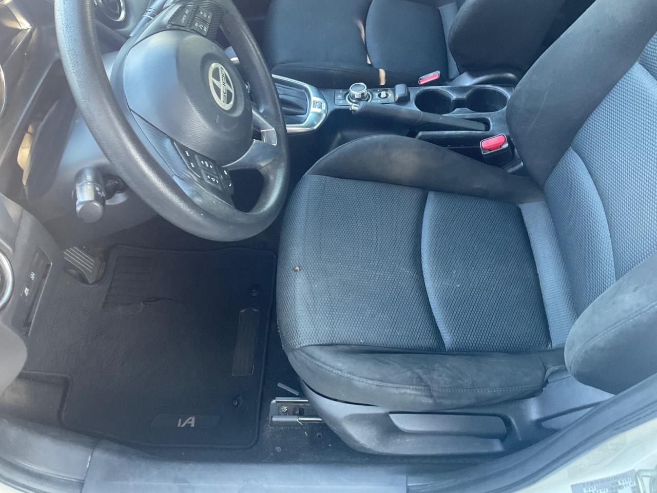 Scion iA 4dr Sdn Man (Natl) 2016