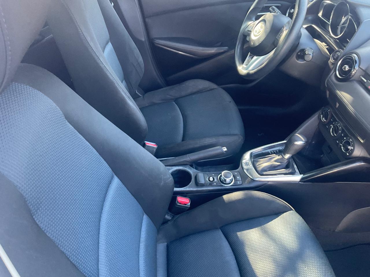 Scion iA 4dr Sdn Man (Natl) 2016