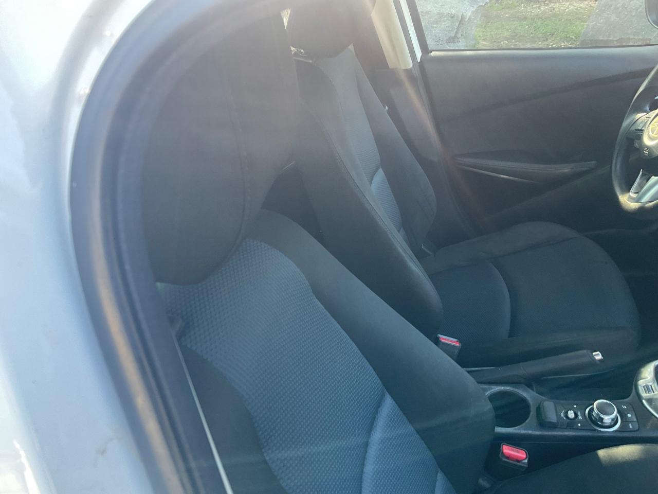 Scion iA 4dr Sdn Man (Natl) 2016