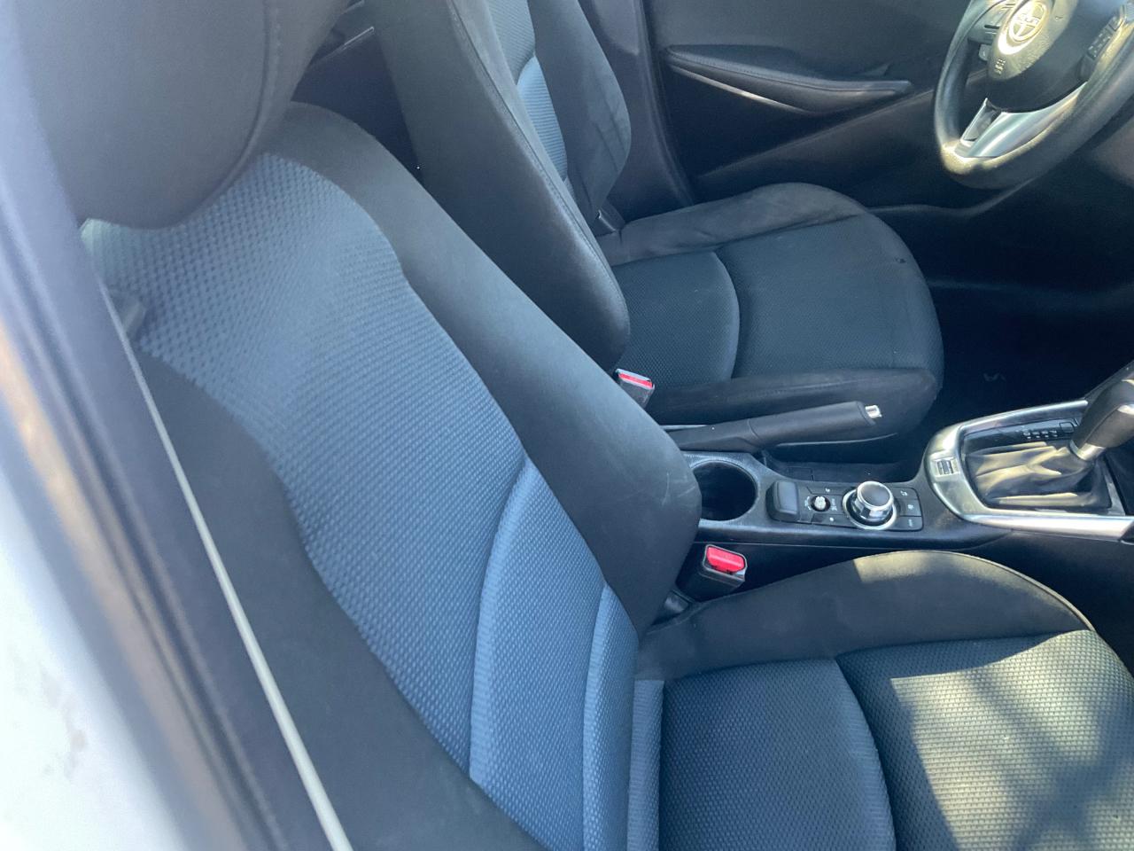 Scion iA 4dr Sdn Man (Natl) 2016