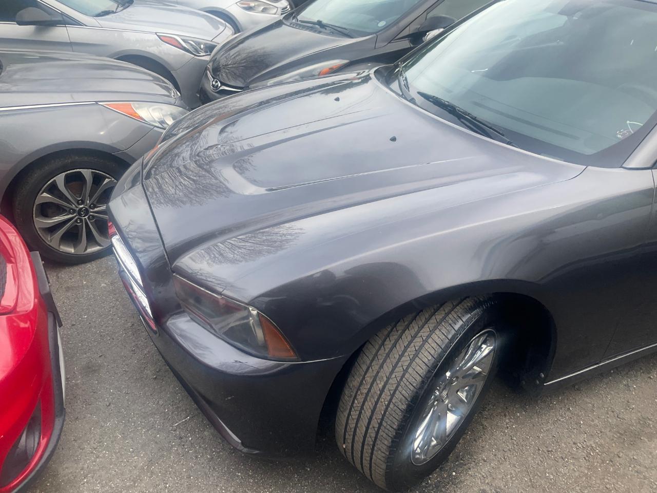 Dodge Charger 4dr Sdn SE RWD 2013