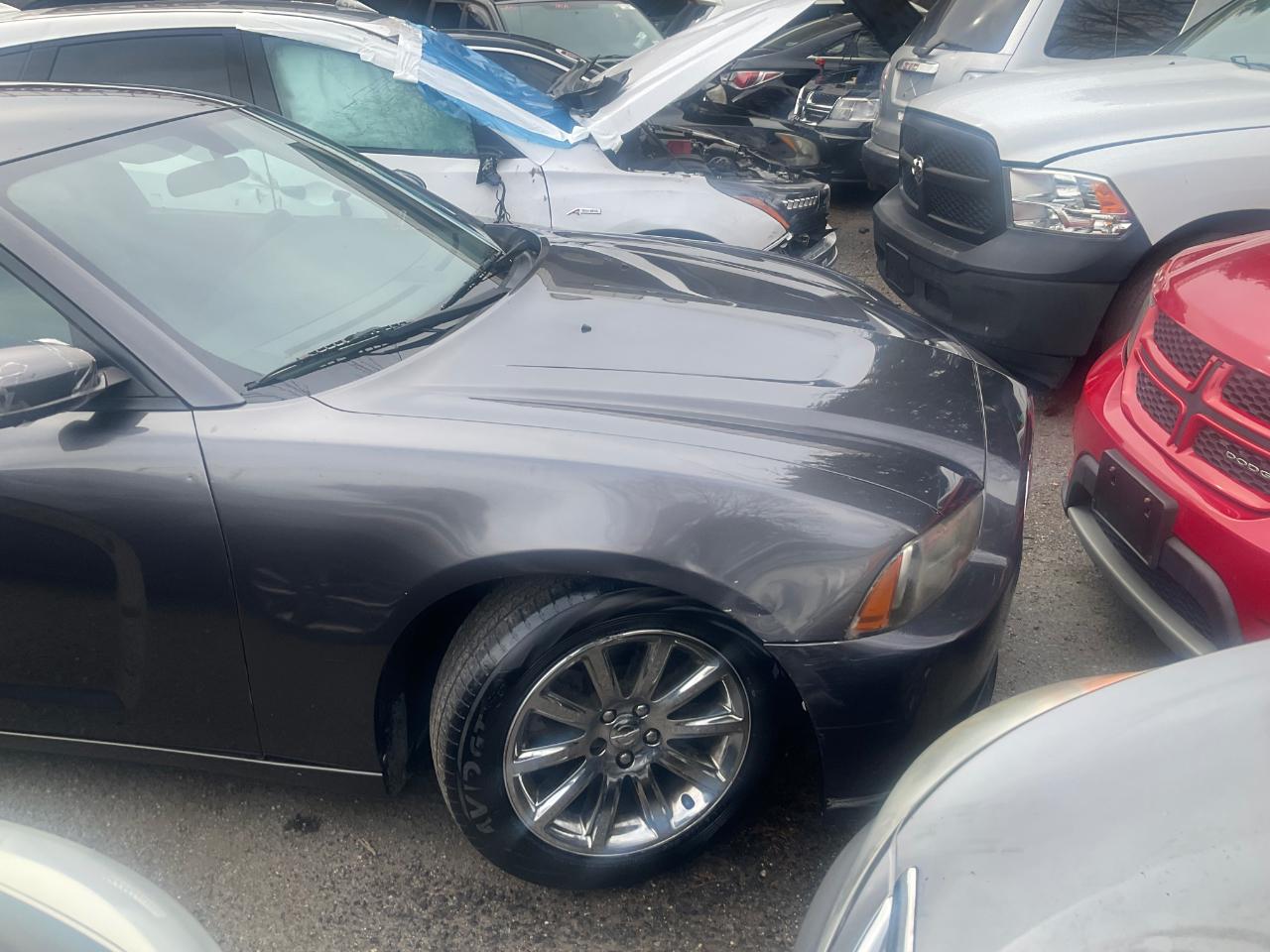 Dodge Charger 4dr Sdn SE RWD 2013