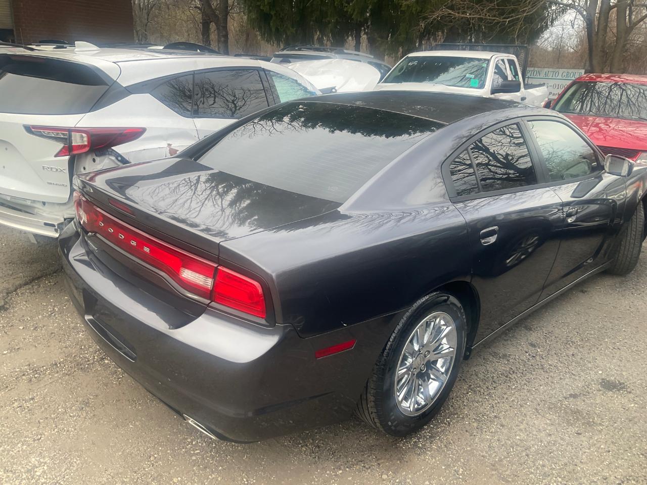 Dodge Charger 4dr Sdn SE RWD 2013