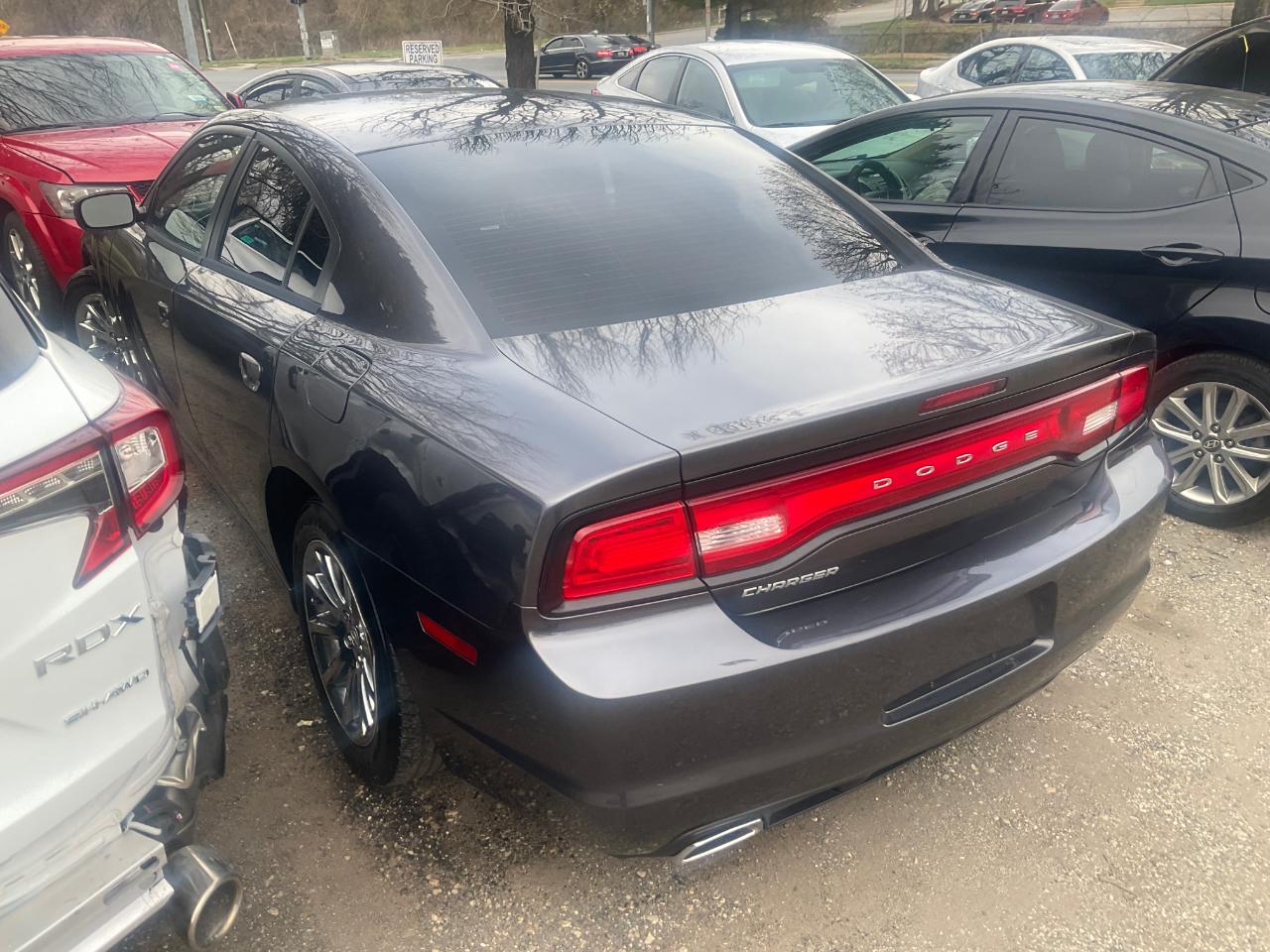 Dodge Charger 4dr Sdn SE RWD 2013