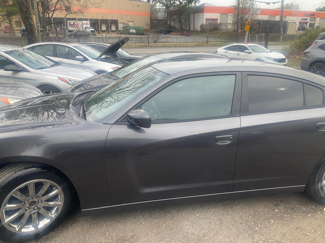 Dodge Charger 4dr Sdn SE RWD 2013