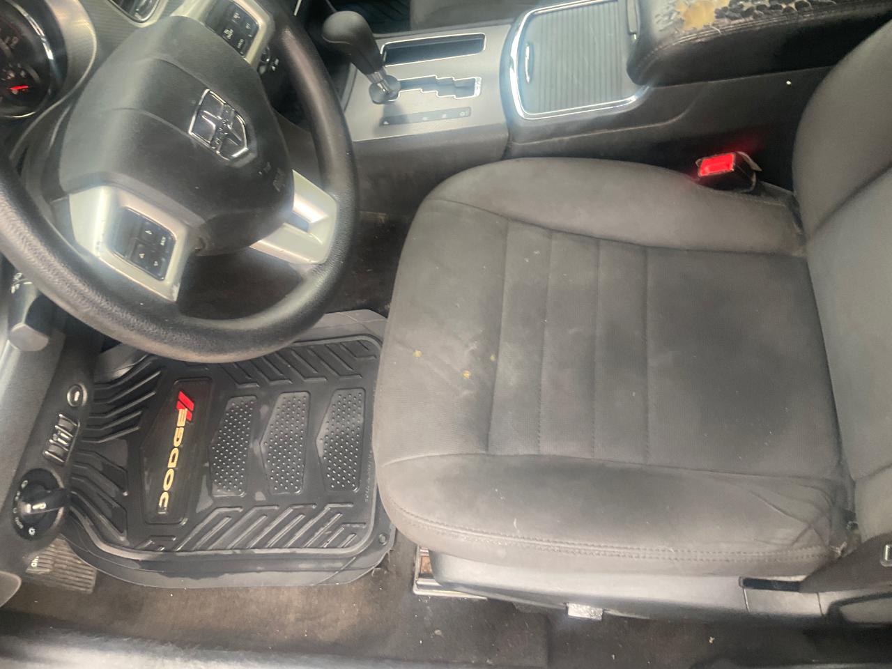 Dodge Charger 4dr Sdn SE RWD 2013