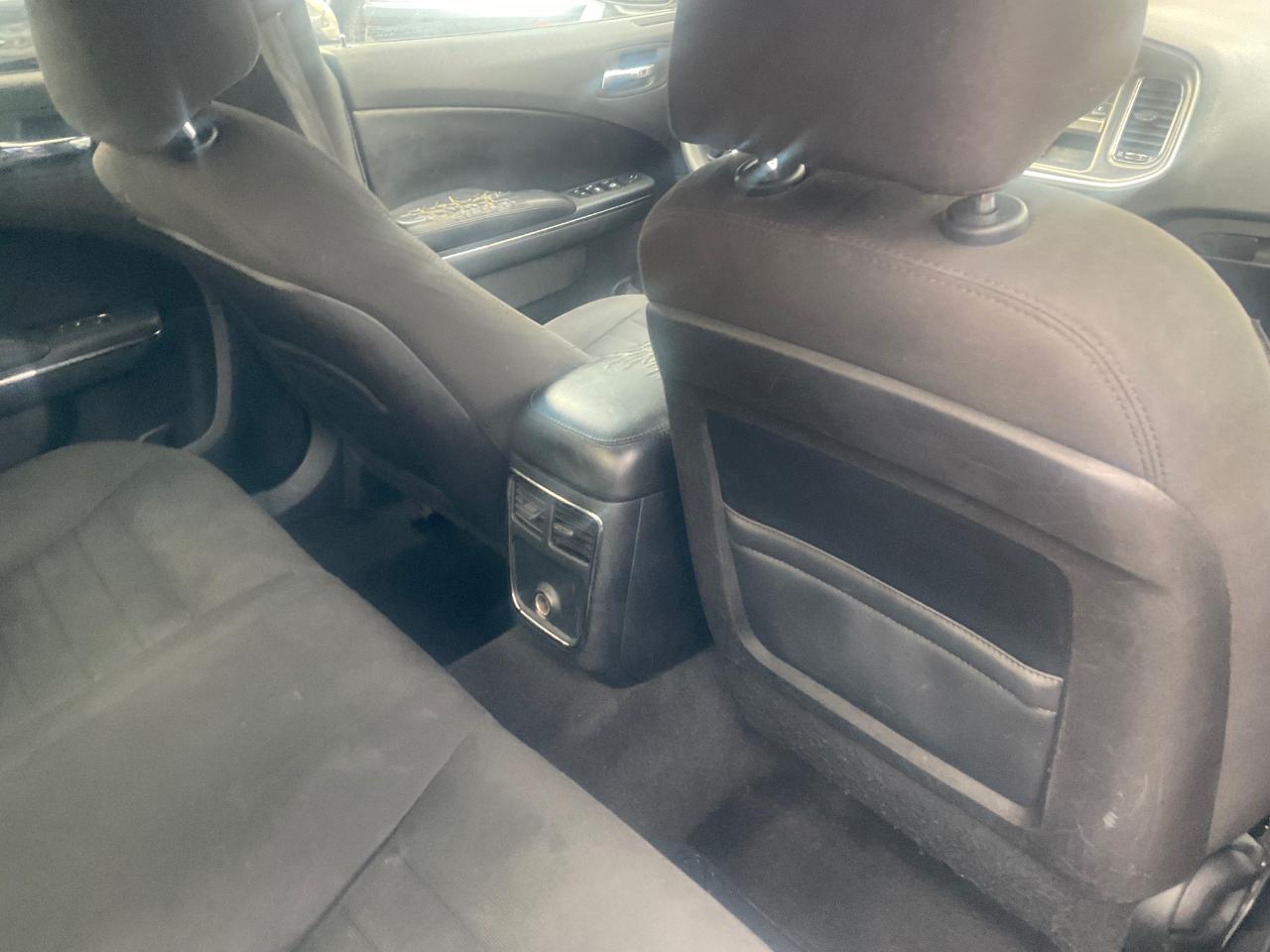 Dodge Charger 4dr Sdn SE RWD 2013