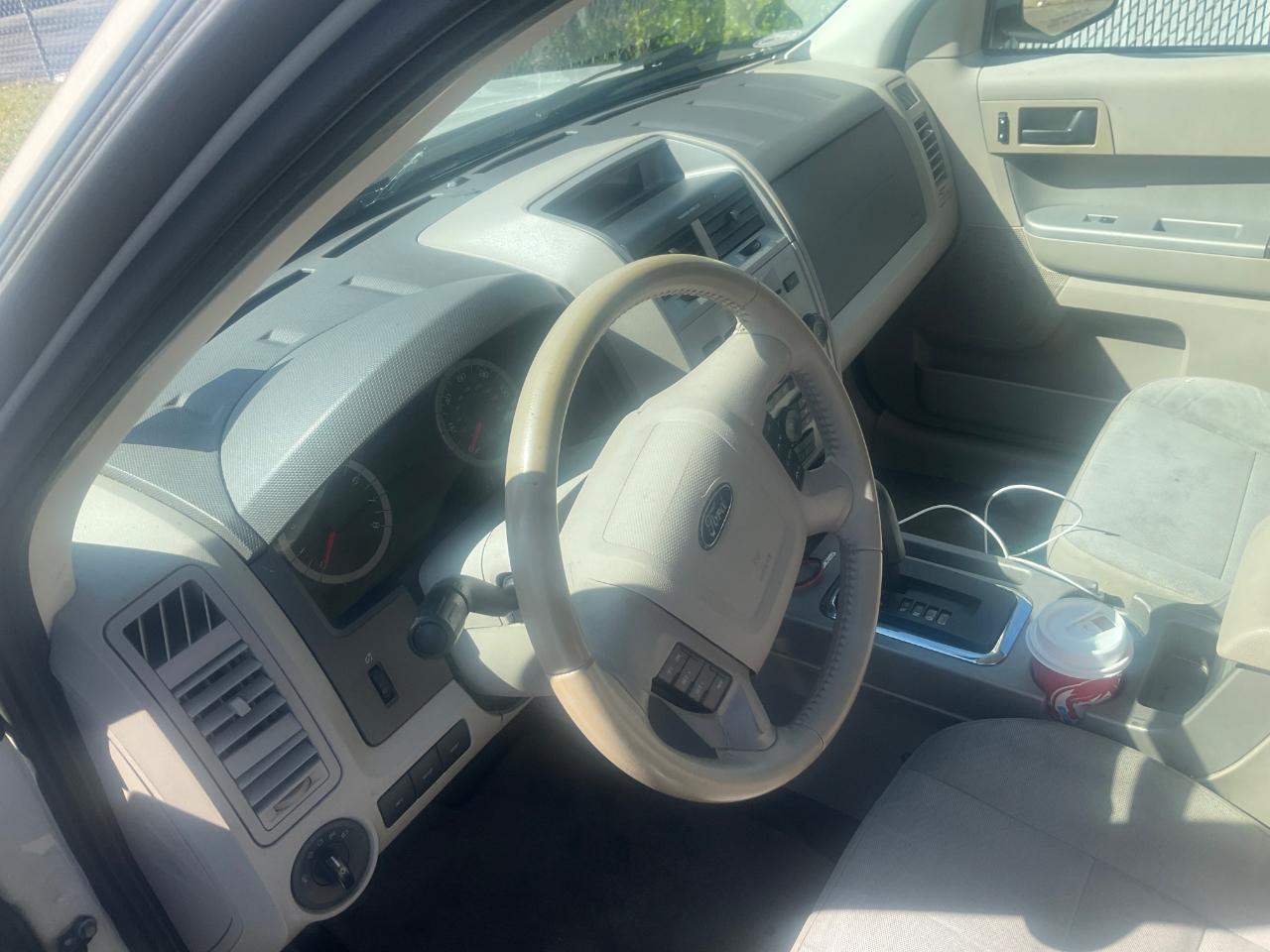 Ford Escape 4WD 4dr XLT 2012