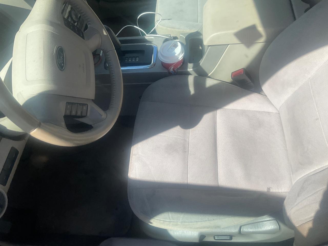 Ford Escape 4WD 4dr XLT 2012