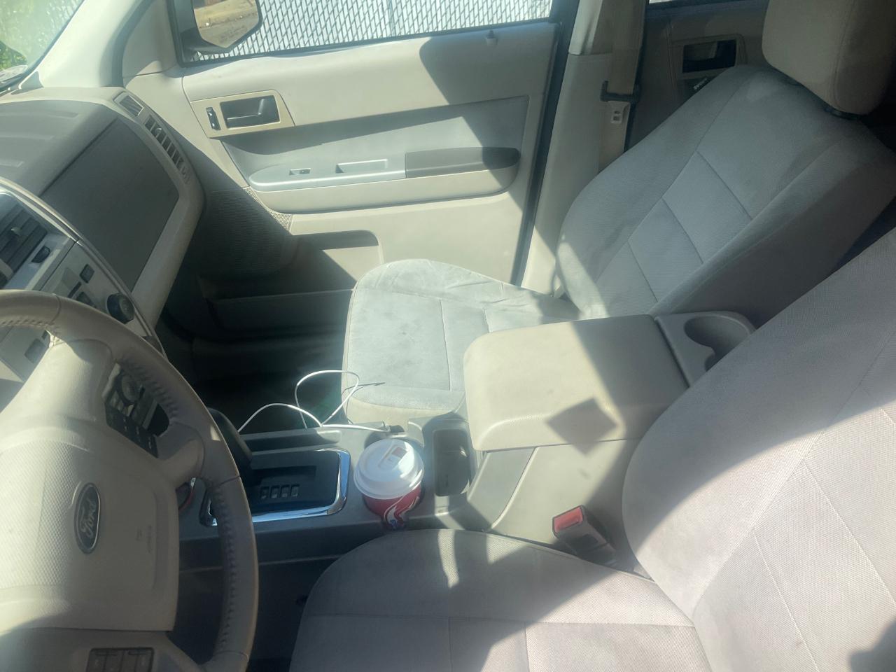 Ford Escape 4WD 4dr XLT 2012