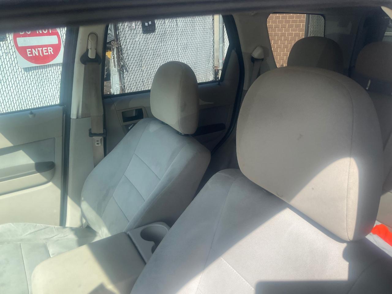 Ford Escape 4WD 4dr XLT 2012