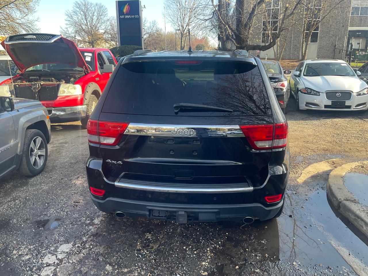 Jeep Grand Cherokee 4WD 4dr Overland 2011