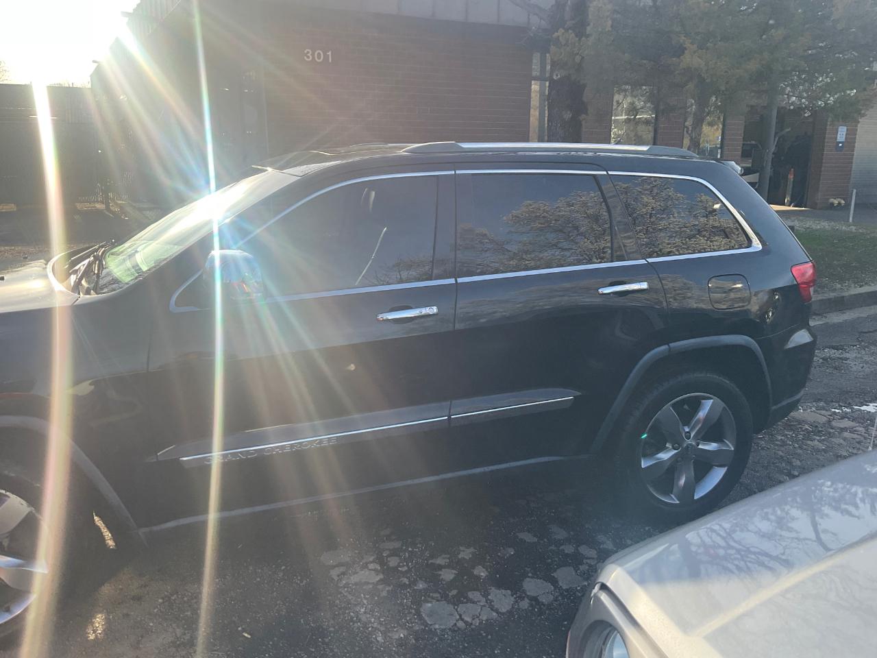 Jeep Grand Cherokee 4WD 4dr Overland 2011
