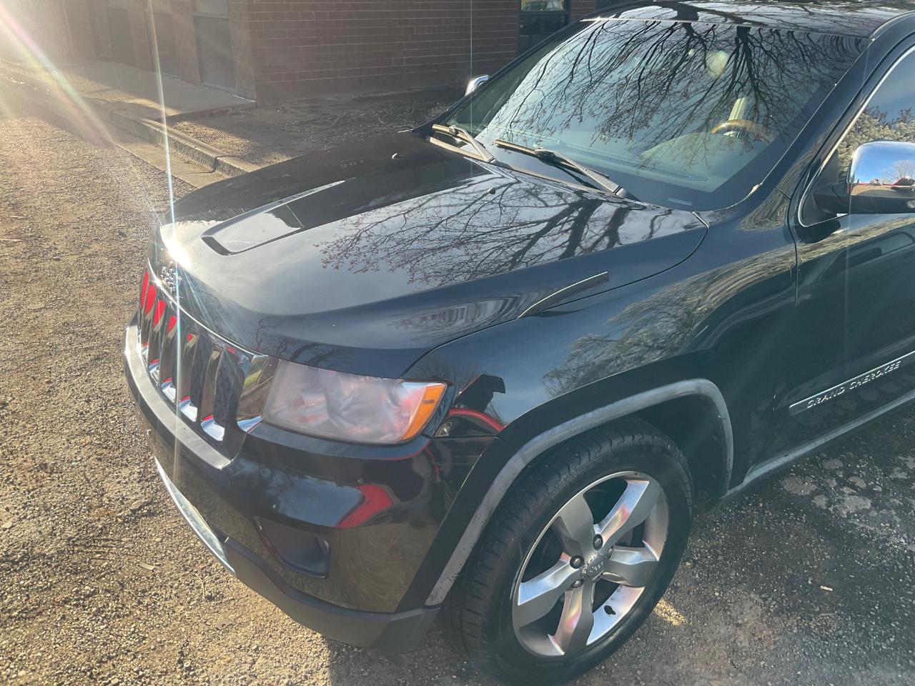 Jeep Grand Cherokee 4WD 4dr Overland 2011