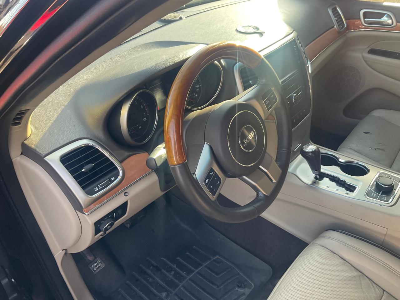 Jeep Grand Cherokee 4WD 4dr Overland 2011