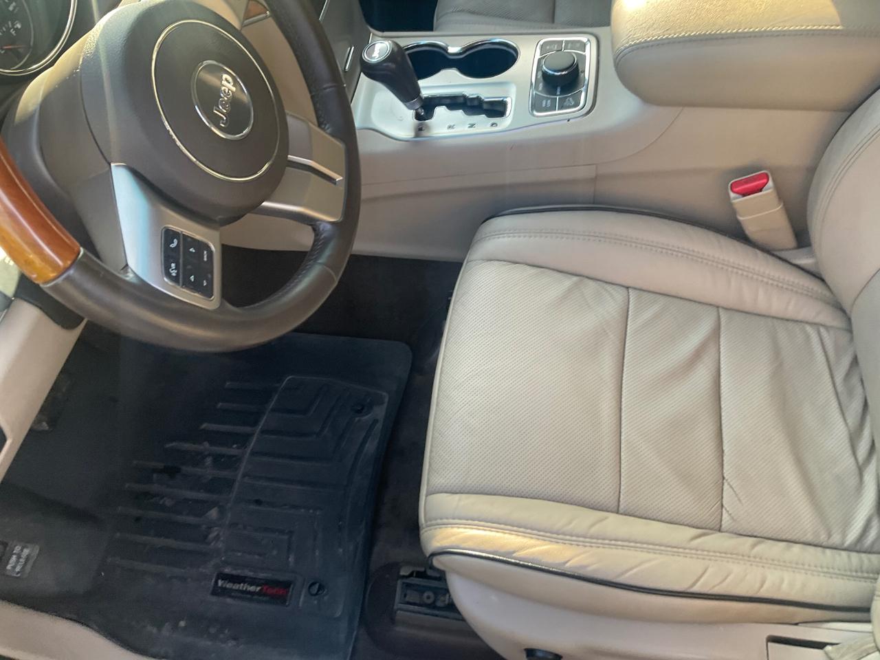 Jeep Grand Cherokee 4WD 4dr Overland 2011