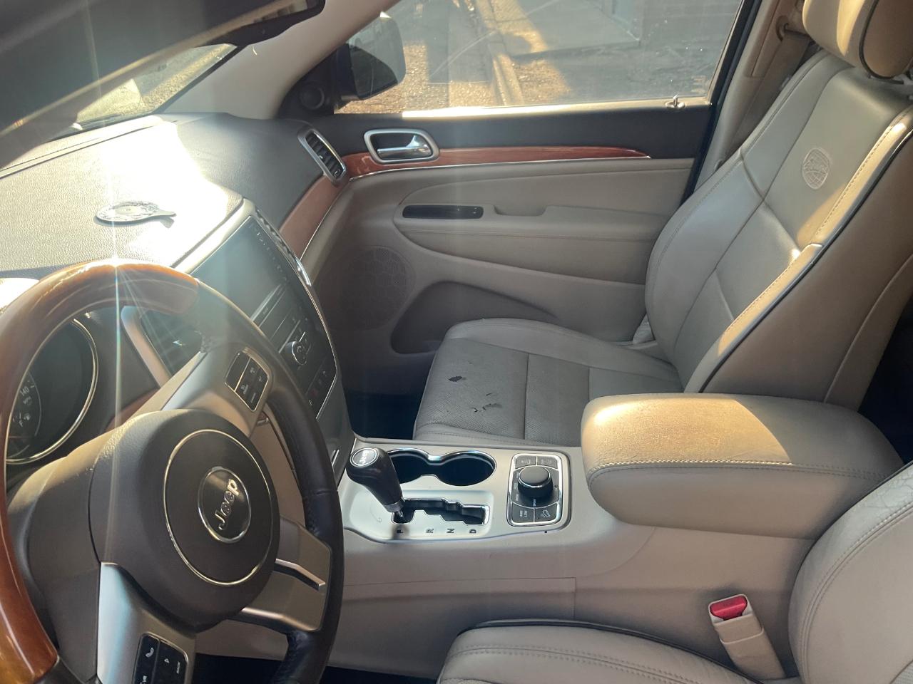 Jeep Grand Cherokee 4WD 4dr Overland 2011