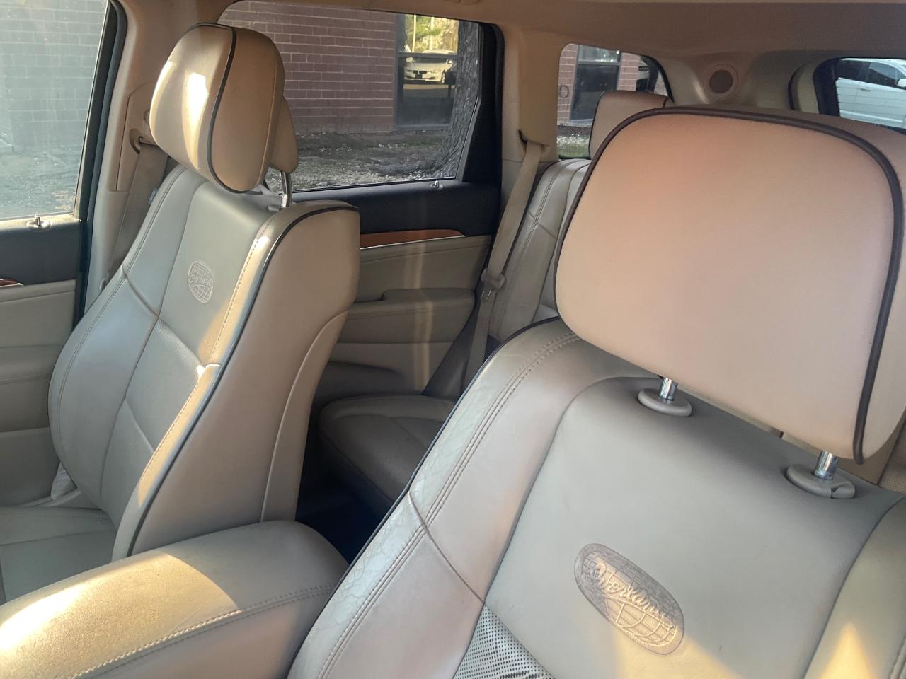 Jeep Grand Cherokee 4WD 4dr Overland 2011