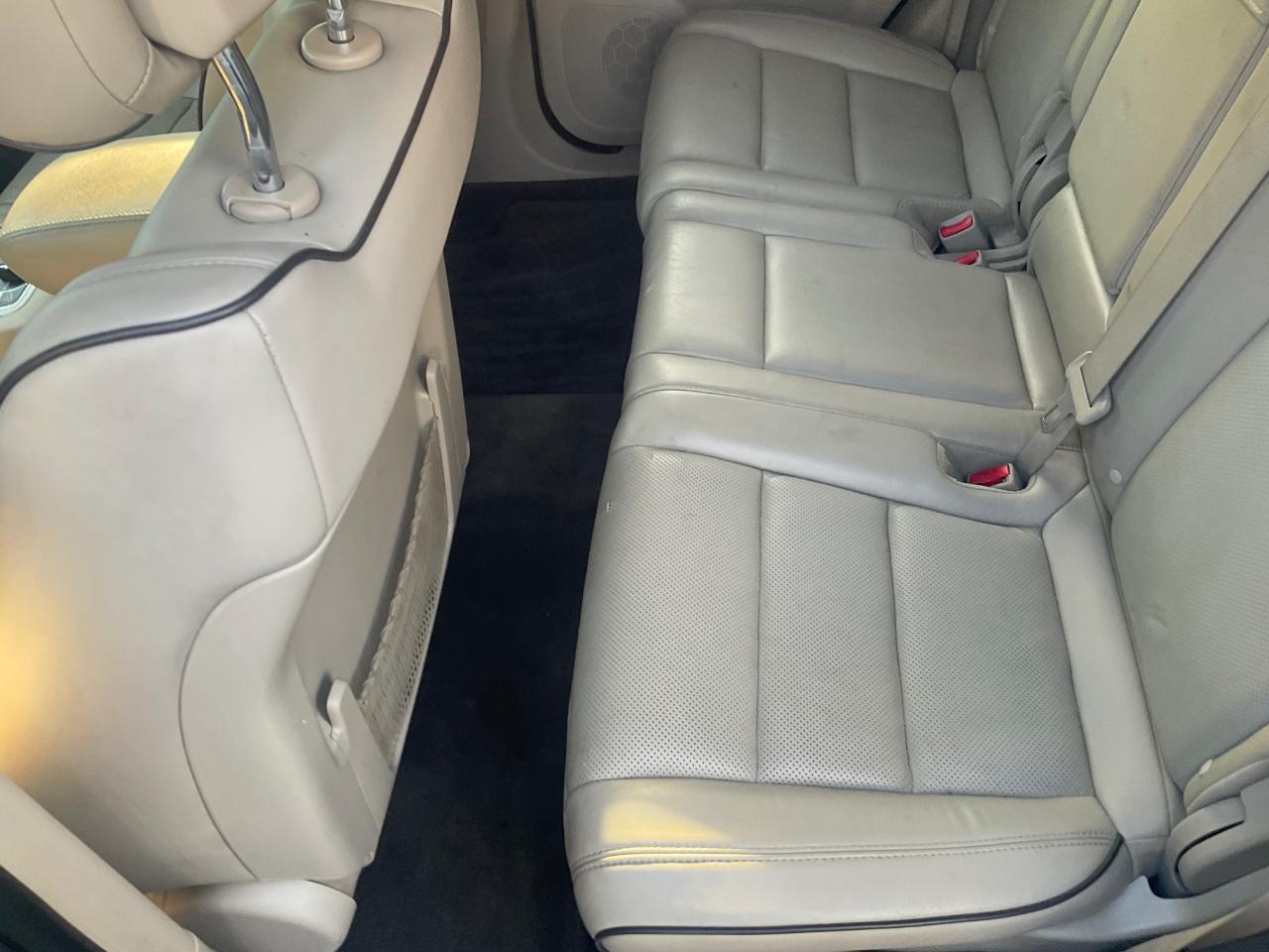 Jeep Grand Cherokee 4WD 4dr Overland 2011