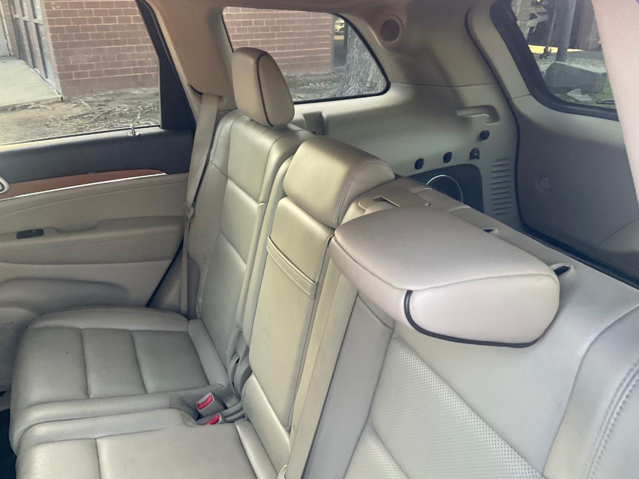 Jeep Grand Cherokee 4WD 4dr Overland 2011