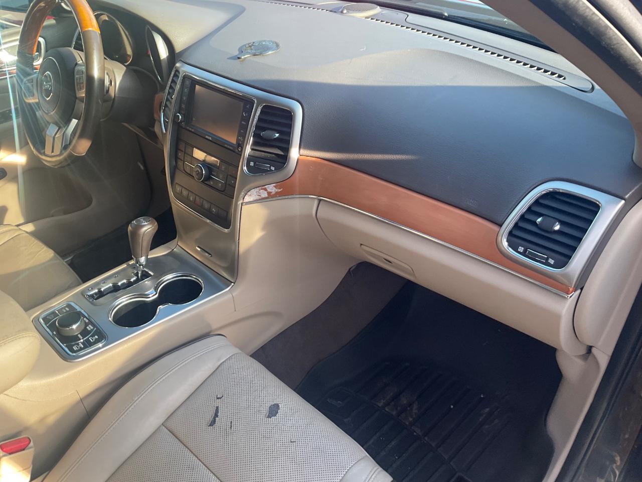 Jeep Grand Cherokee 4WD 4dr Overland 2011