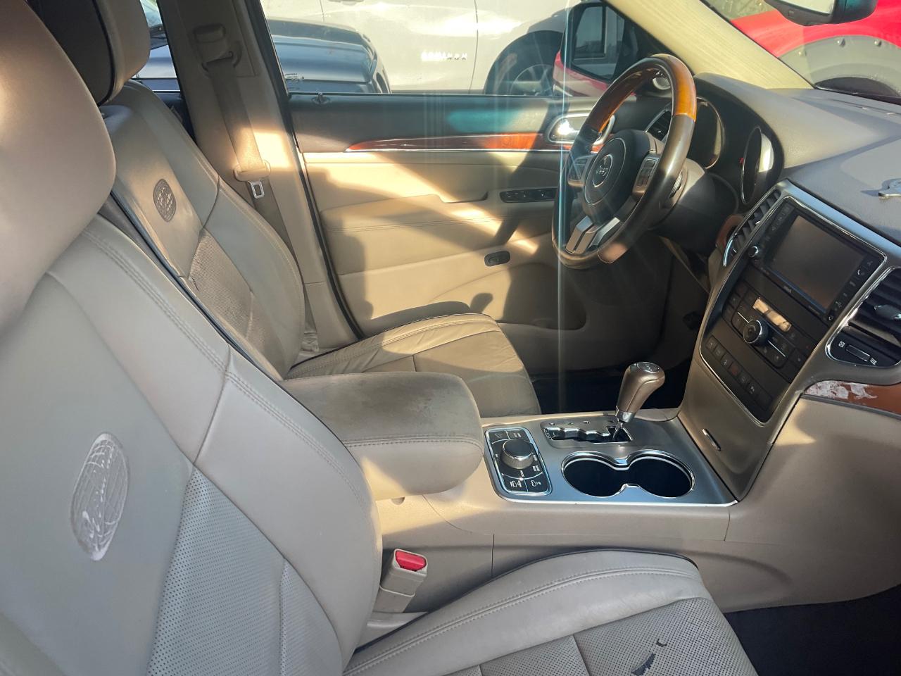 Jeep Grand Cherokee 4WD 4dr Overland 2011