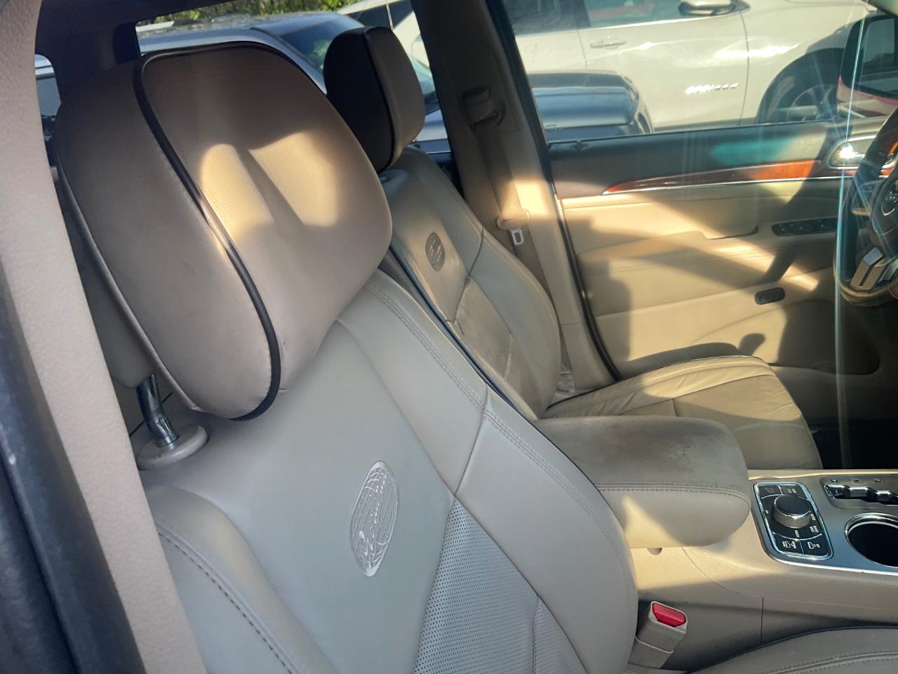 Jeep Grand Cherokee 4WD 4dr Overland 2011