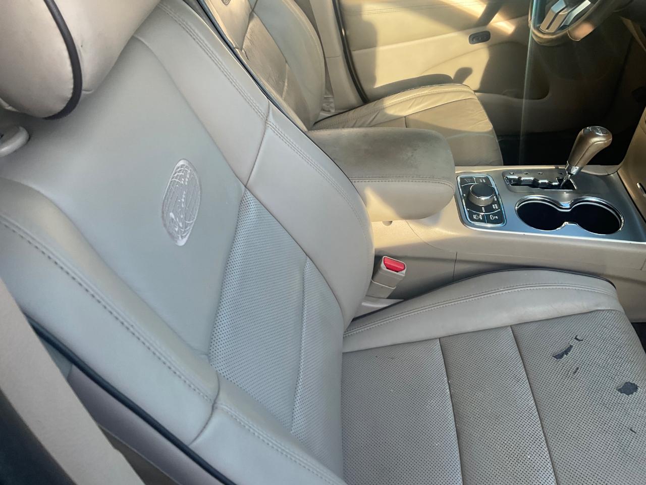 Jeep Grand Cherokee 4WD 4dr Overland 2011