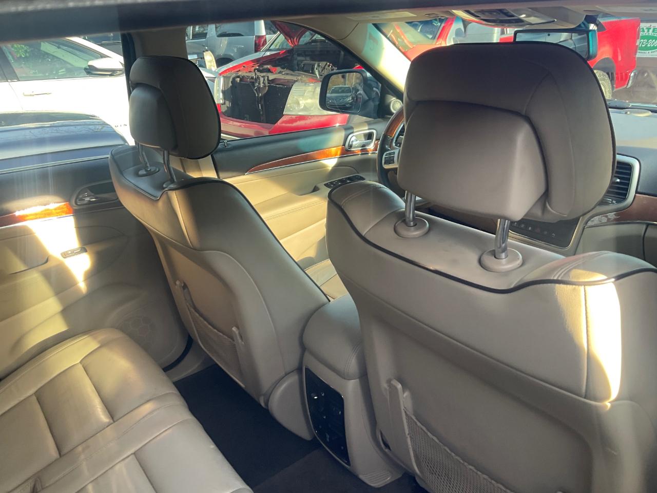 Jeep Grand Cherokee 4WD 4dr Overland 2011