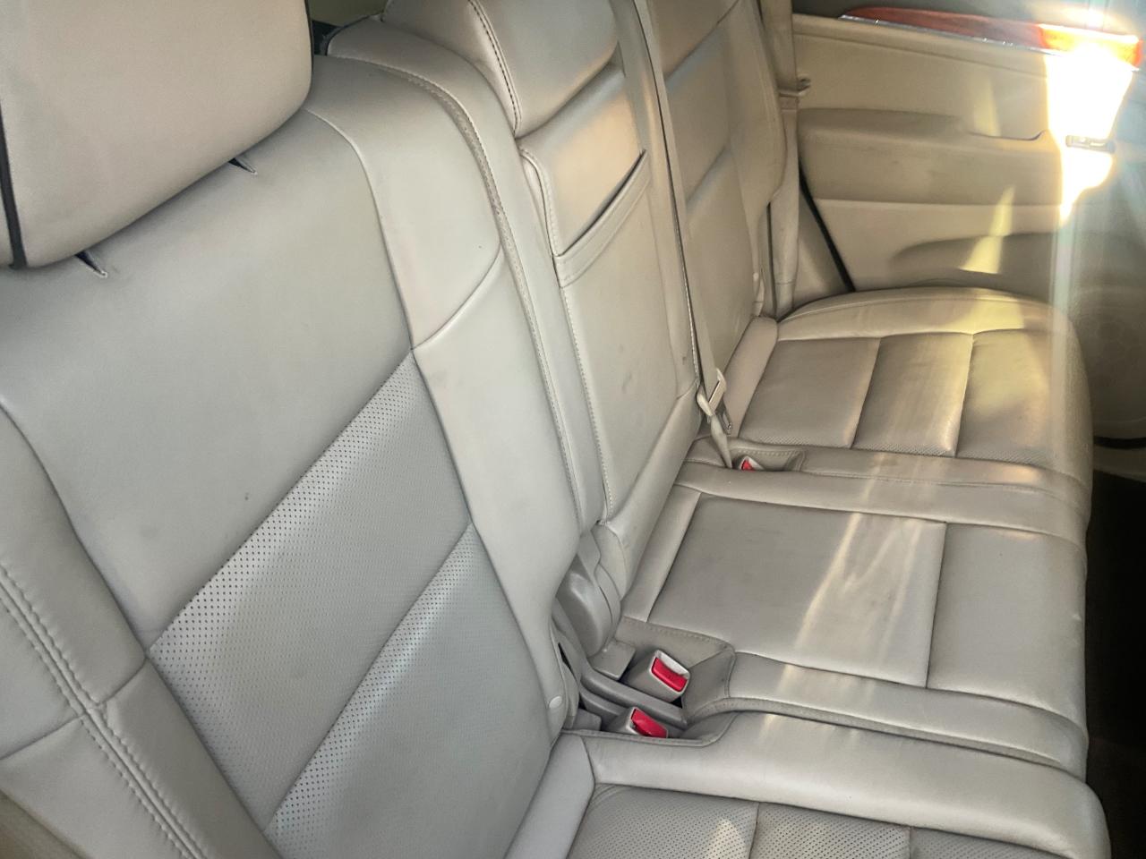 Jeep Grand Cherokee 4WD 4dr Overland 2011