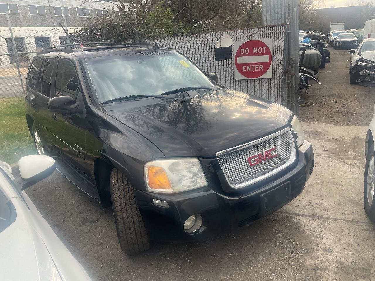 GMC Envoy 4dr 4WD Denali 2006