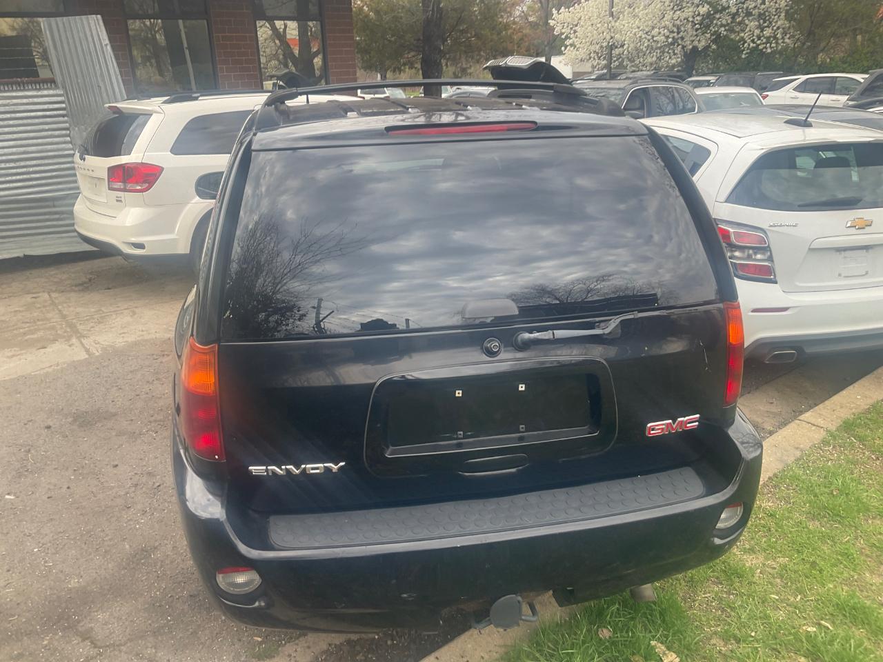 GMC Envoy 4dr 4WD Denali 2006