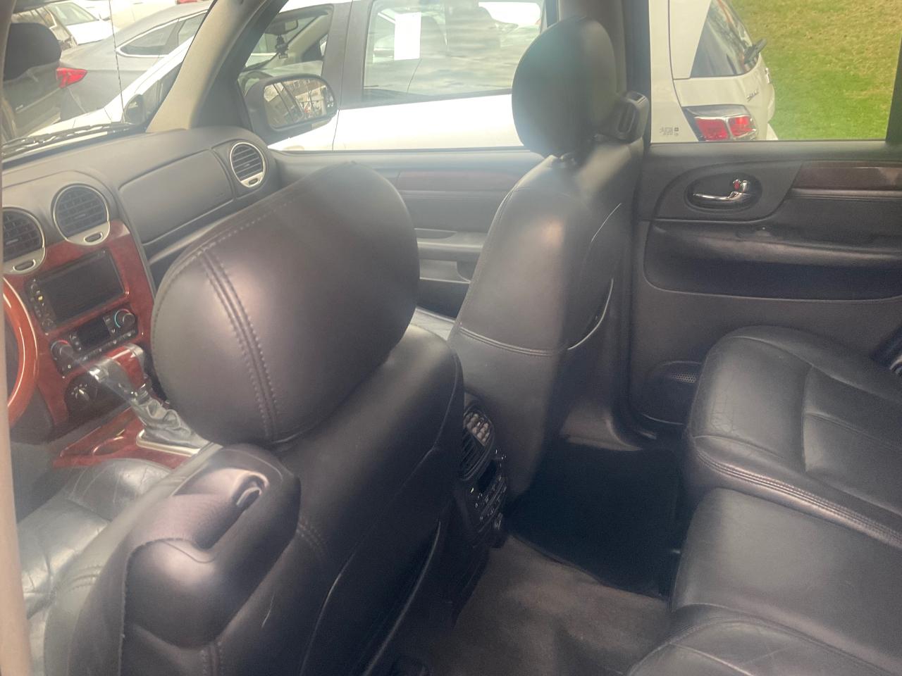 GMC Envoy 4dr 4WD Denali 2006