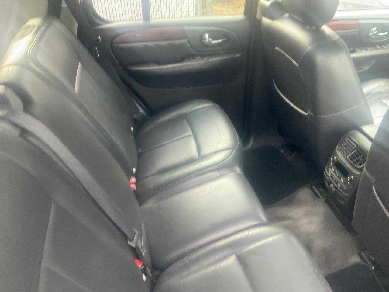 GMC Envoy 4dr 4WD Denali 2006