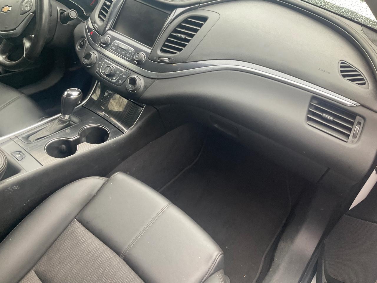 Chevrolet Impala 4dr Sdn LT w/1LT 2018