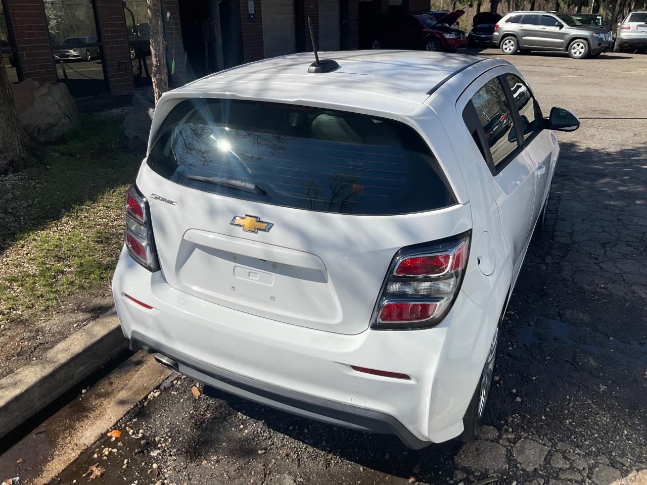 Chevrolet Sonic 5dr HB Auto LT w/1FL 2017
