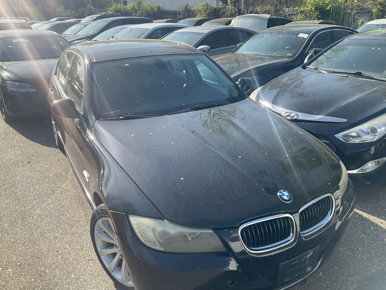 BMW 3 Series 4dr Sdn 328i xDrive AWD 2011