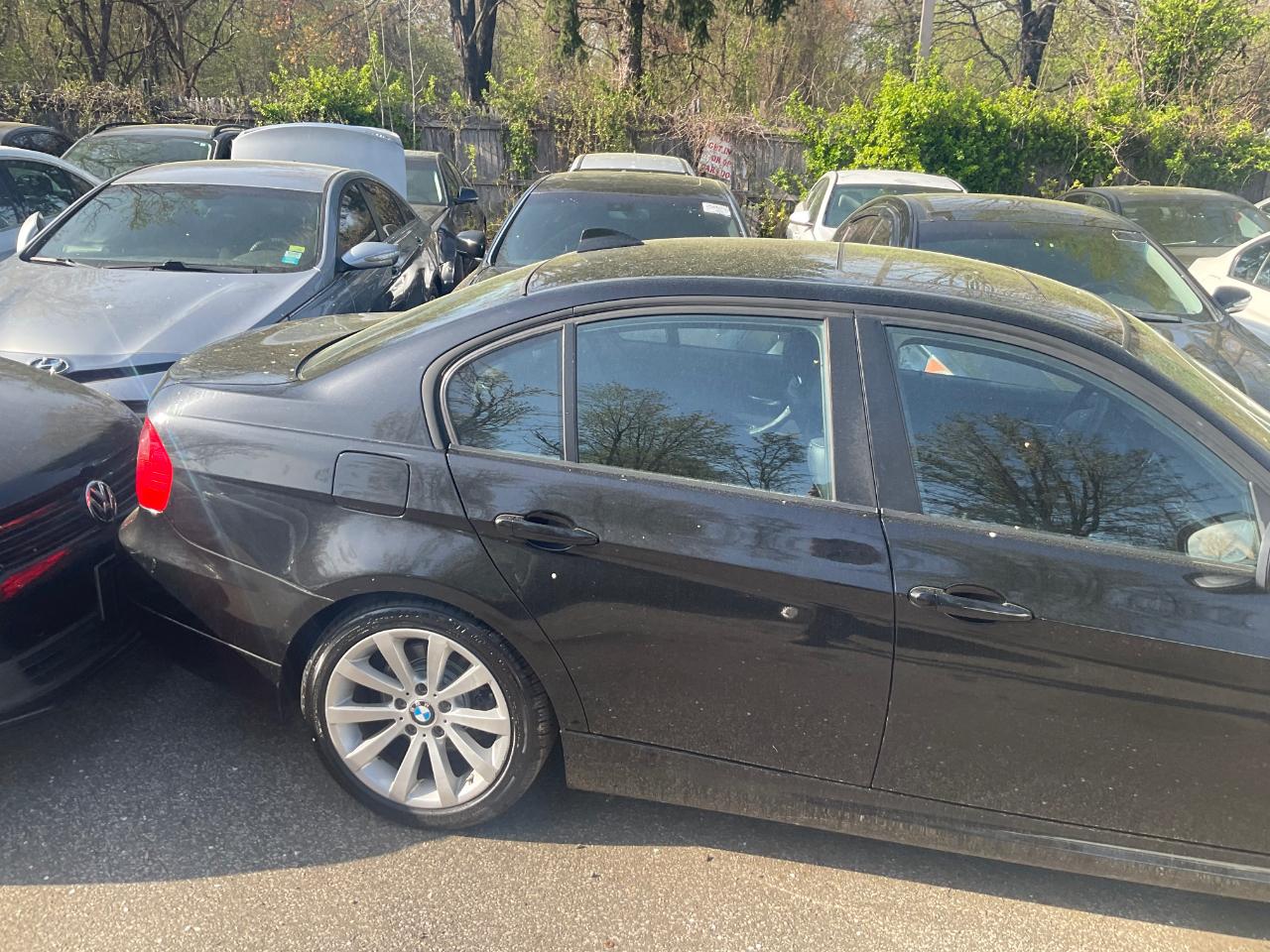 BMW 3 Series 4dr Sdn 328i xDrive AWD 2011