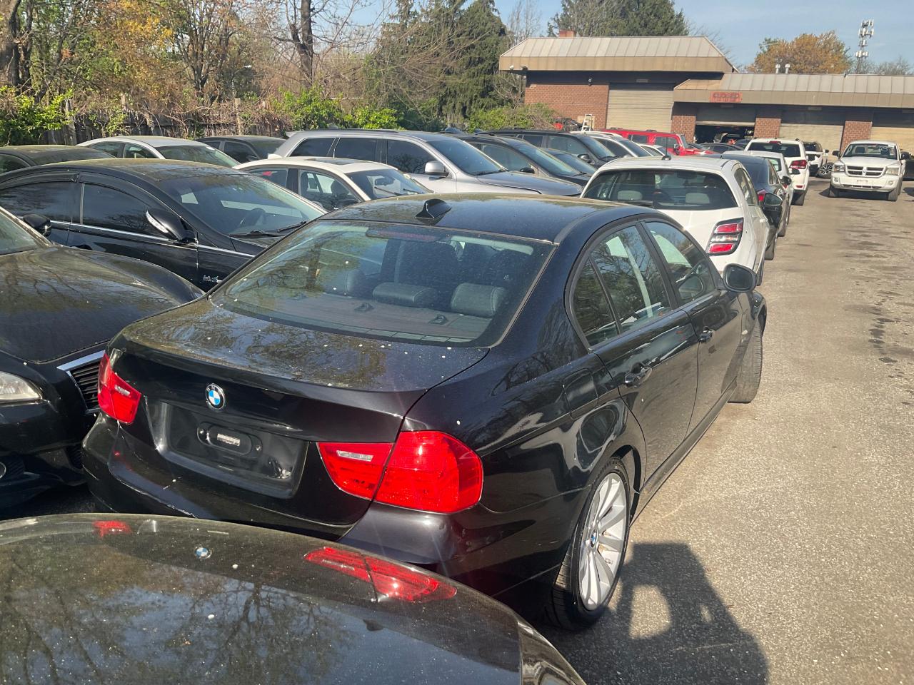 BMW 3 Series 4dr Sdn 328i xDrive AWD 2011